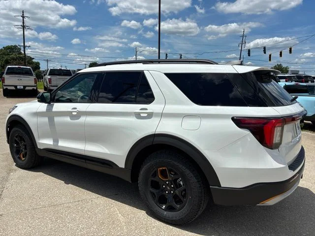 New 2026 White Ford Tremor image 3