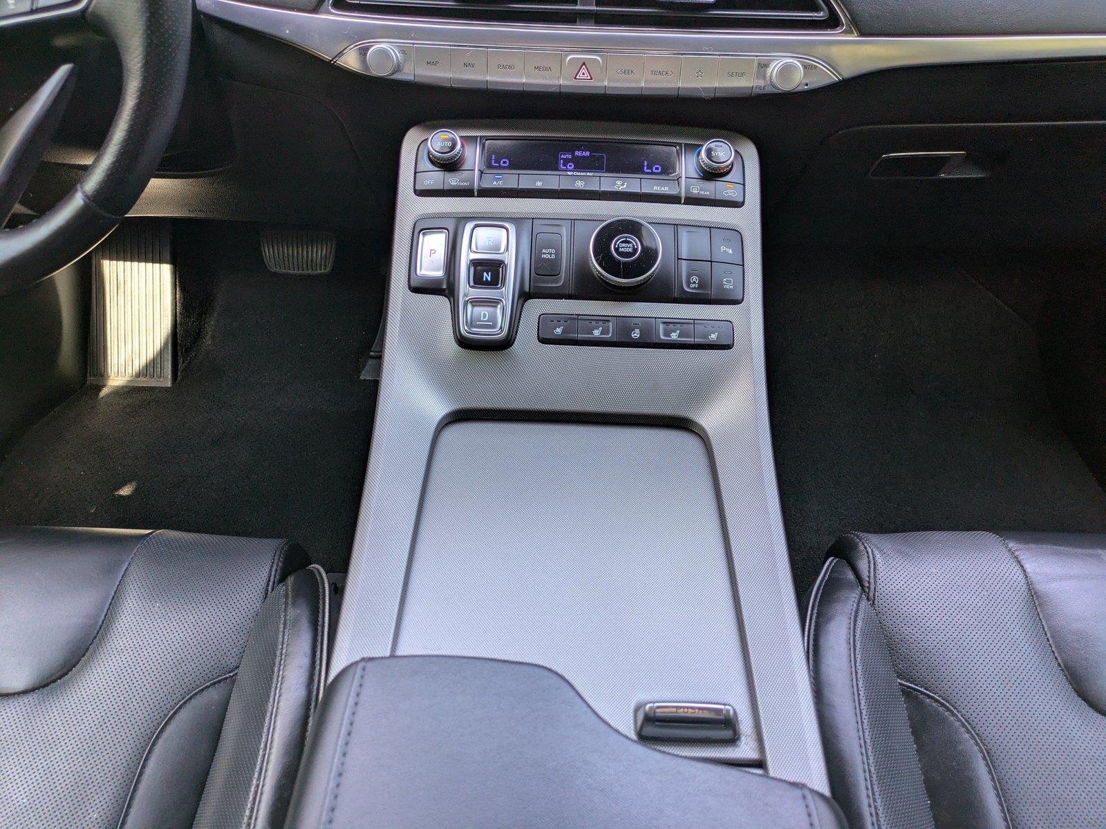 Used 2022 Sierra Burgundy Hyundai Calligraphy image 19