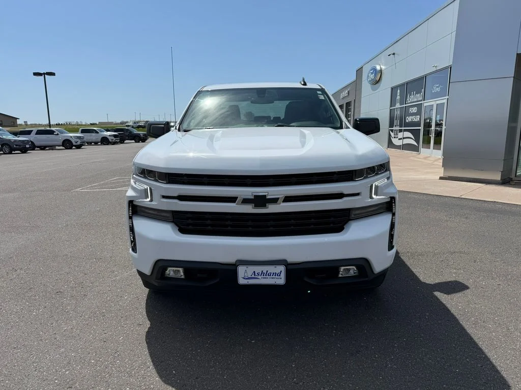 Used 2021 White Chevrolet RST image 10