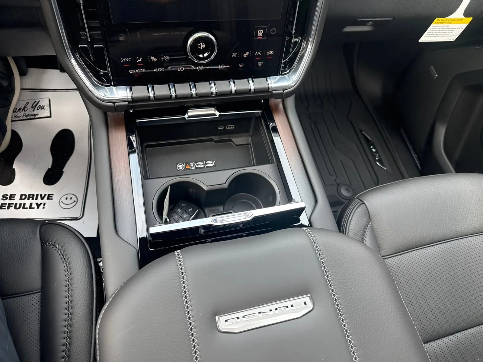 2026 GMC Yukon XL Denali - Photo 18