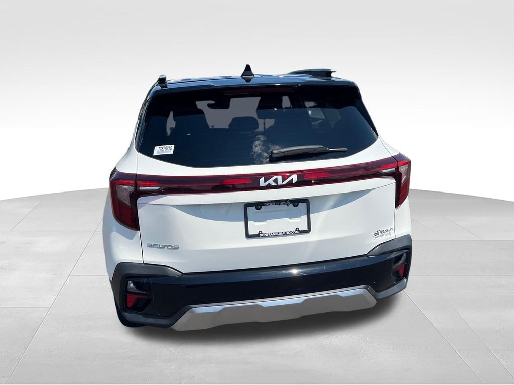 Used 2026 White Kia S image 4