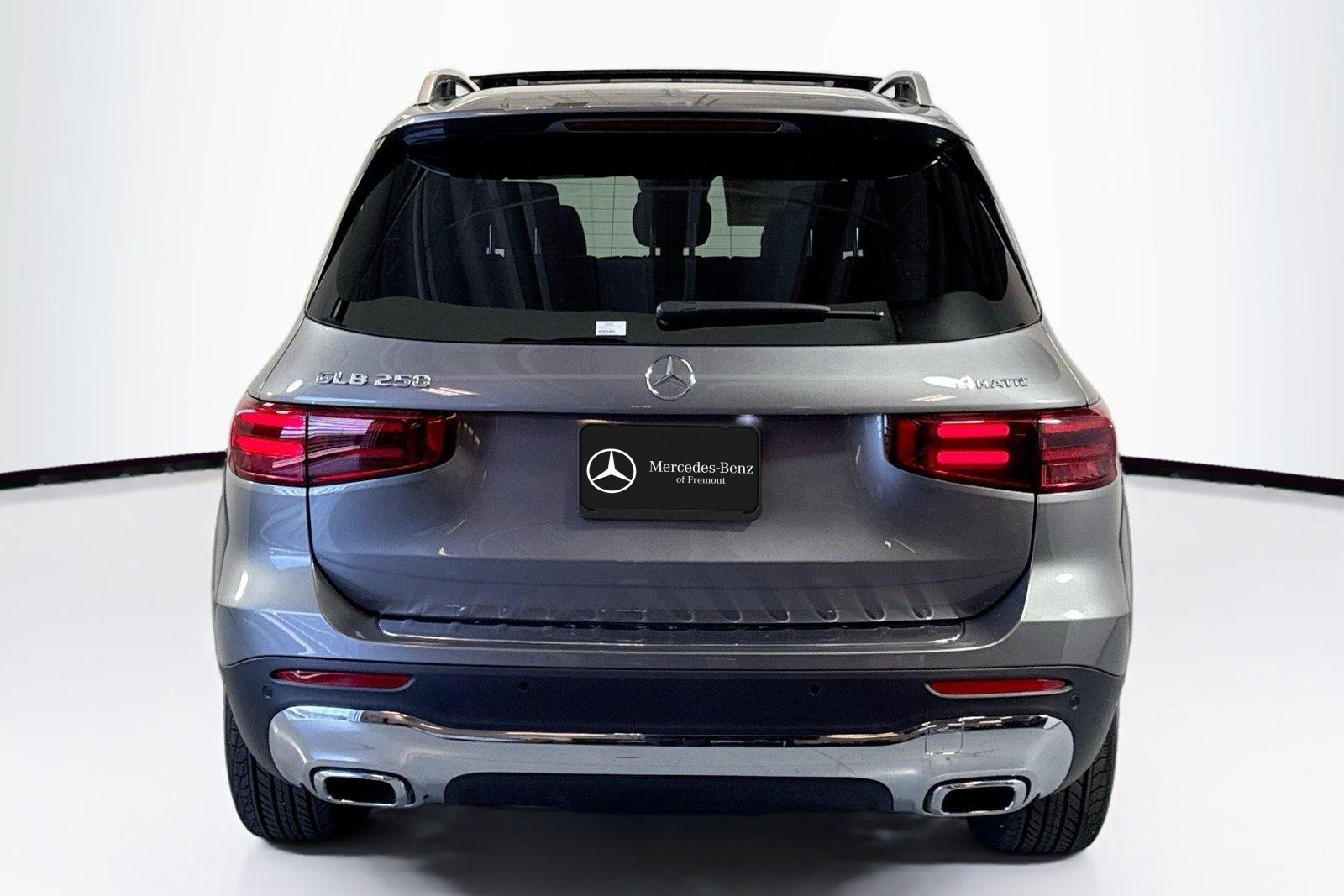 New 2026 Mountain Grey Metallic Mercedes-Benz GLB 250 image 6