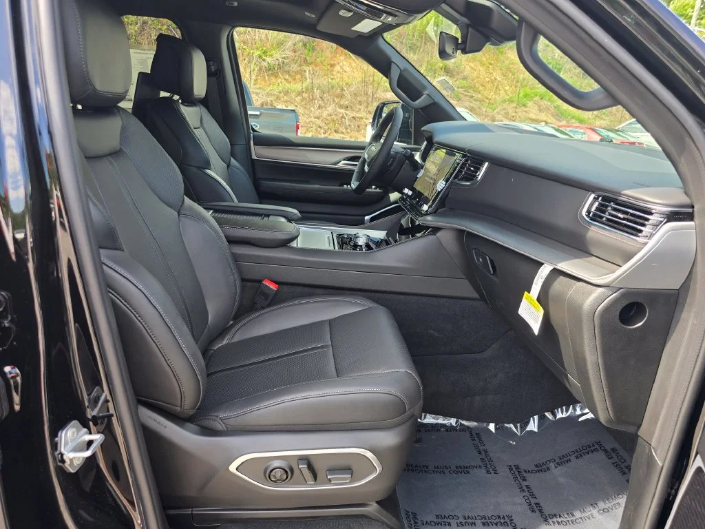 New 2026 Black Jeep Limited Reserve image 28