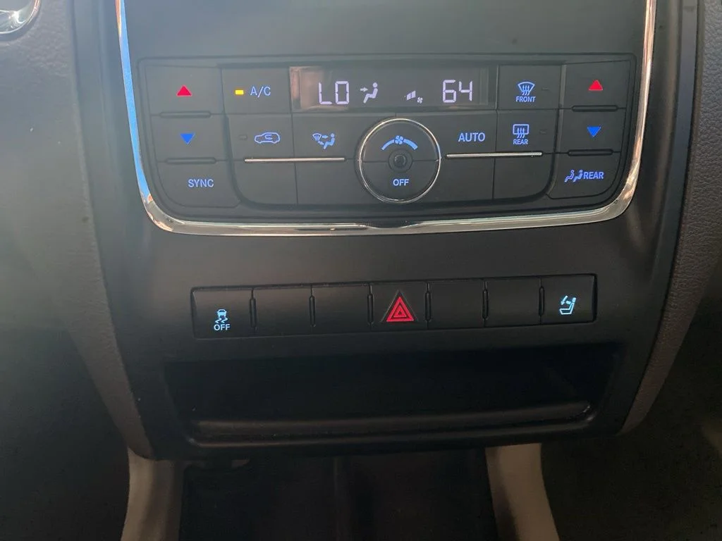Used 2012 Silver Dodge SXT image 5