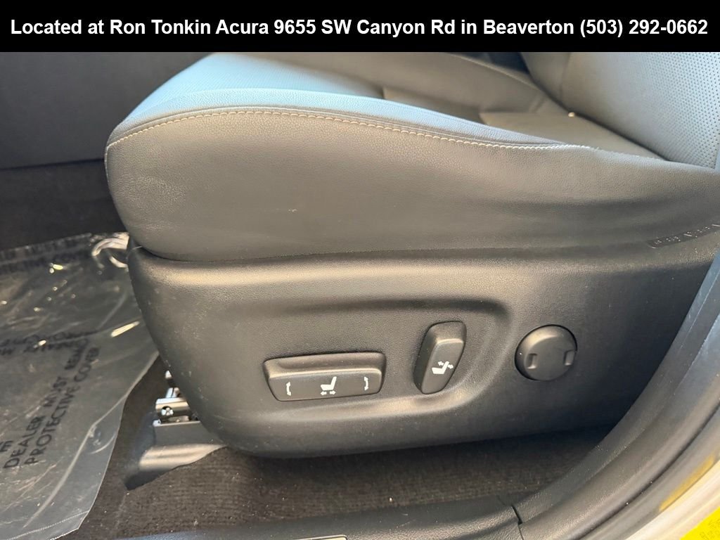 Used 2019 Atomic Silver Lexus 300h image 13