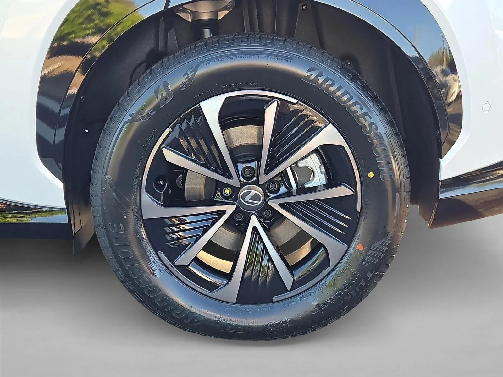 New 2026 Oxygen White Lexus  450e PREMIUM AWD image 10