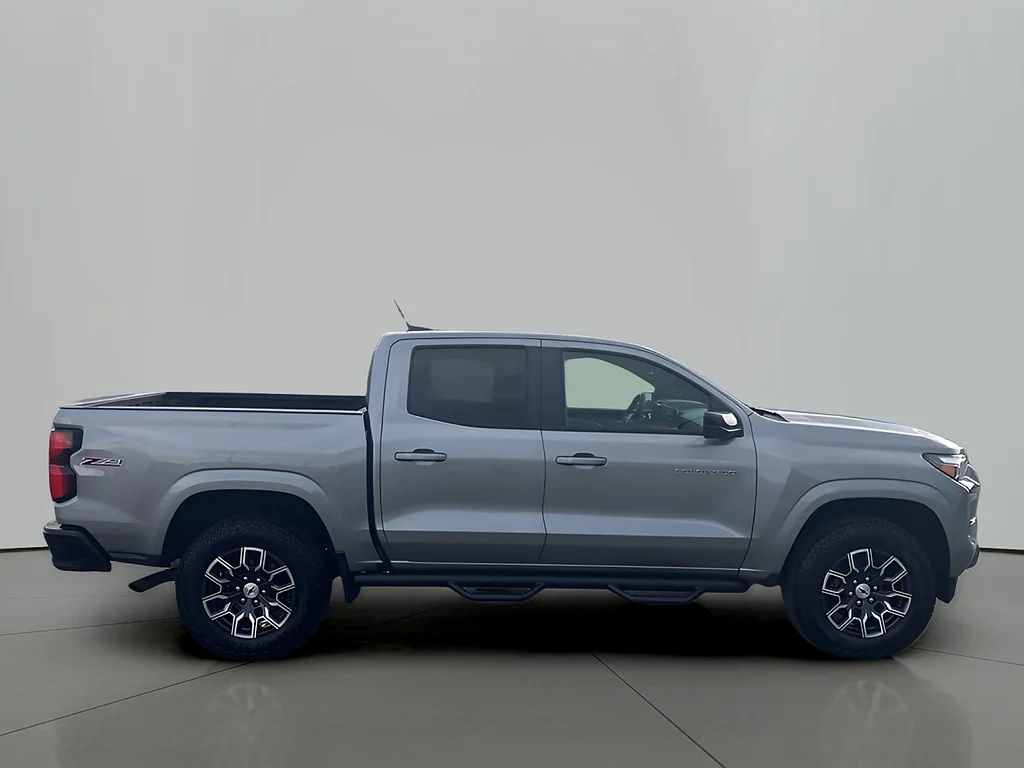 Used 2024 Sterling Gray Metallic Chevrolet Z71 image 6