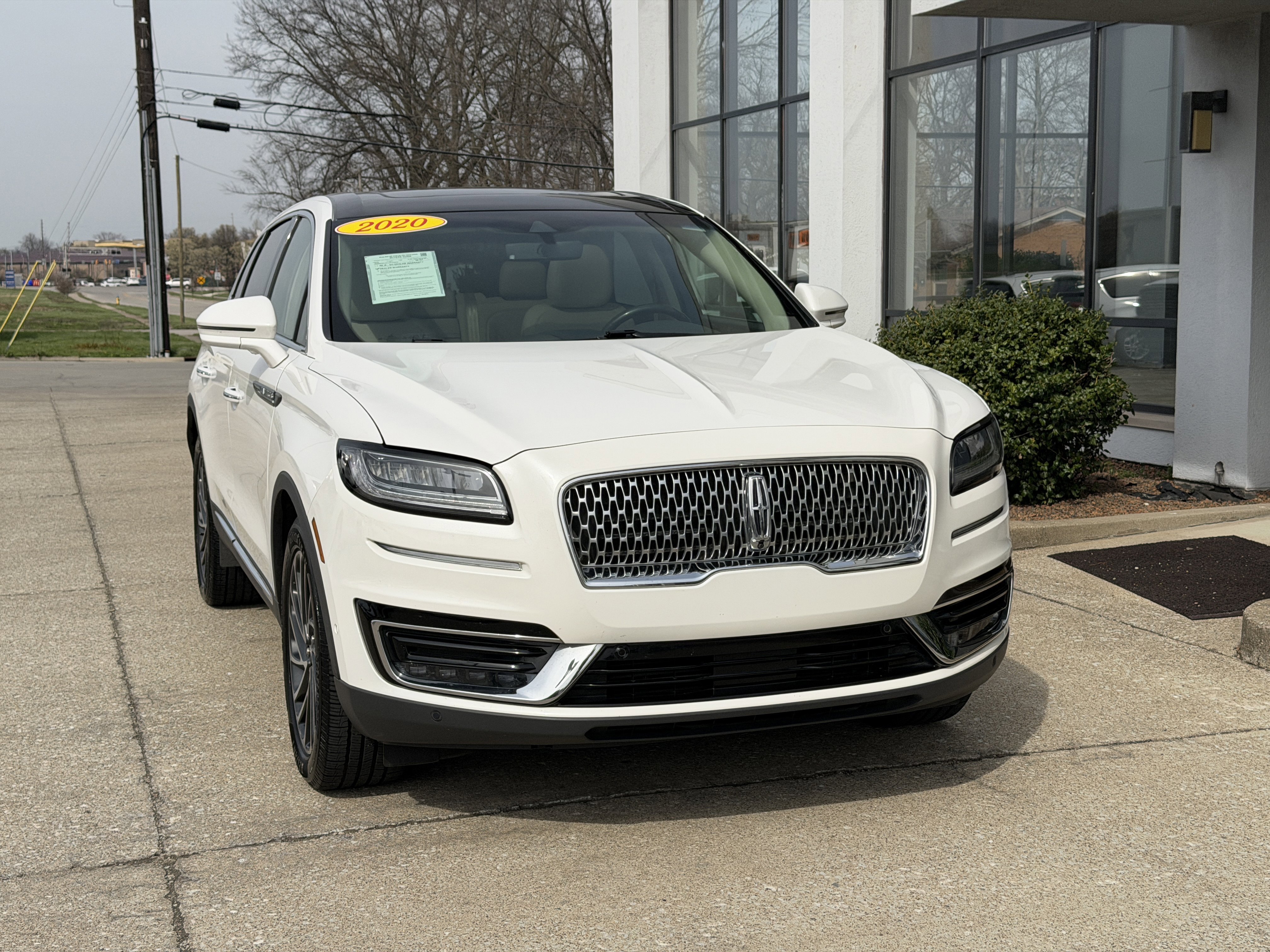 Used 2020 Pristine White Lincoln Reserve image 14