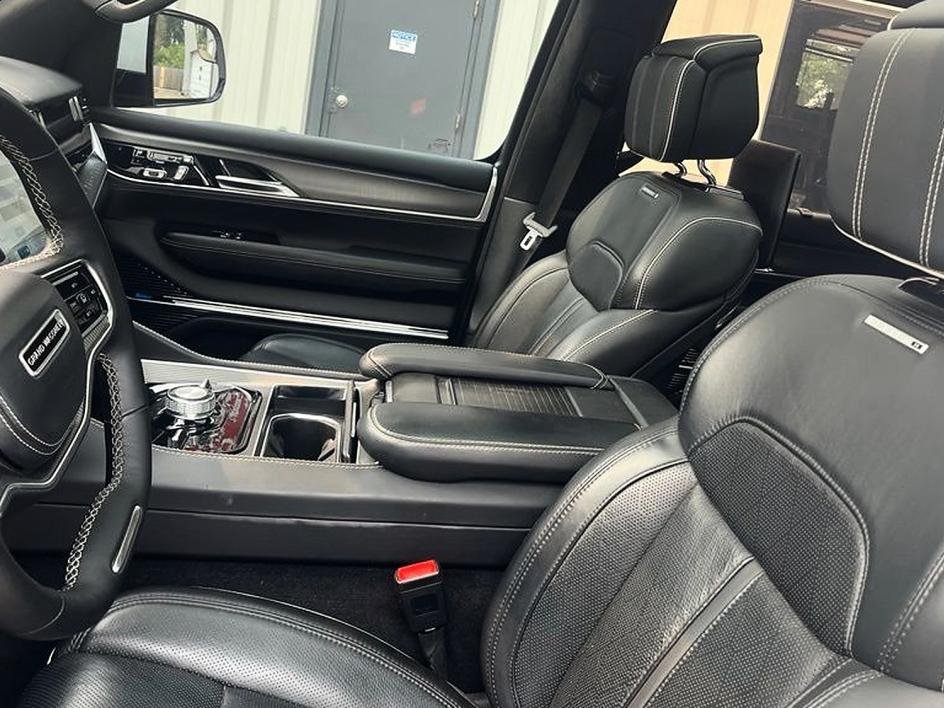 Used 2022 White Jeep Series II image 18