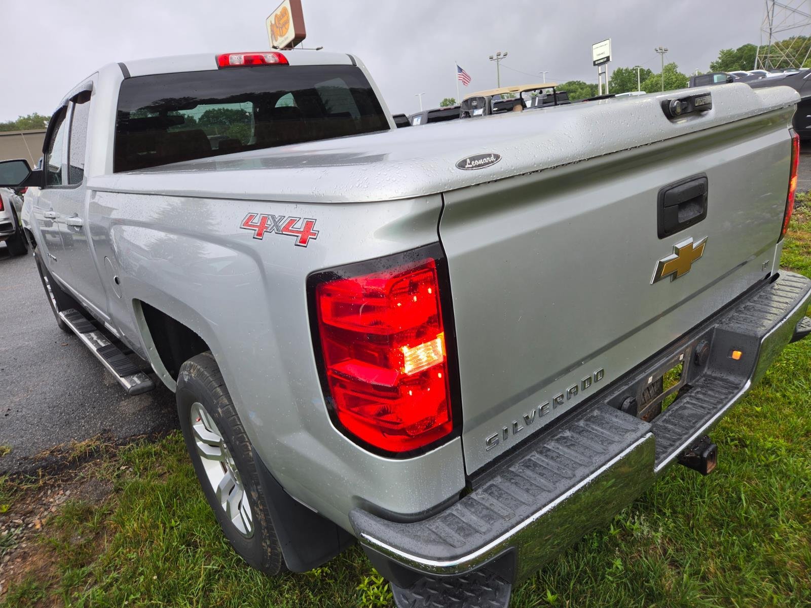 Used 2015 SILVER ICE METALLIC Chevrolet LT image 8