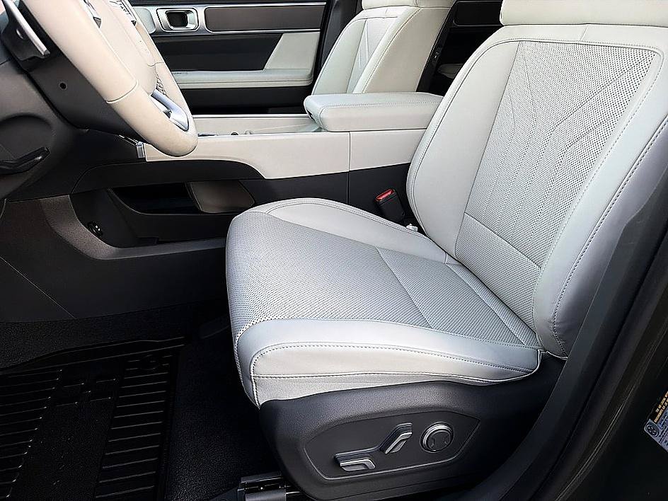 Used 2026 Rockwood Green Hyundai SEL image 10