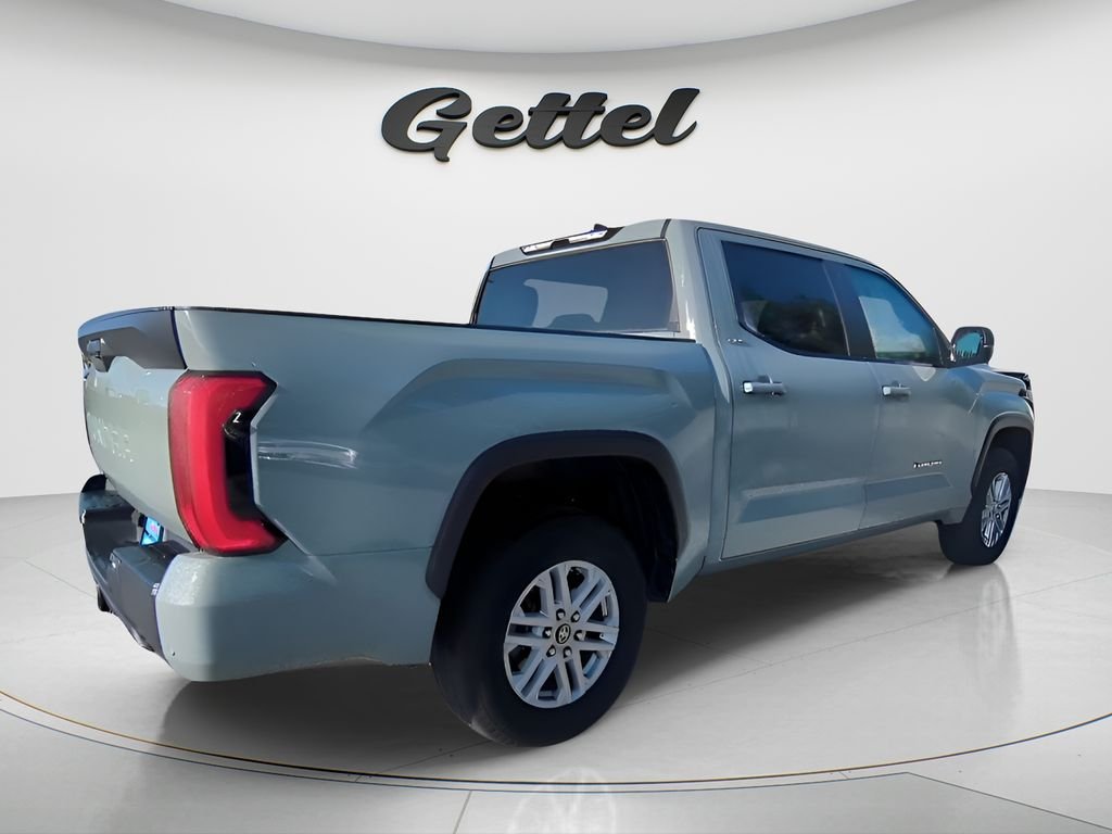 Used 2024  Toyota SR5 image 8