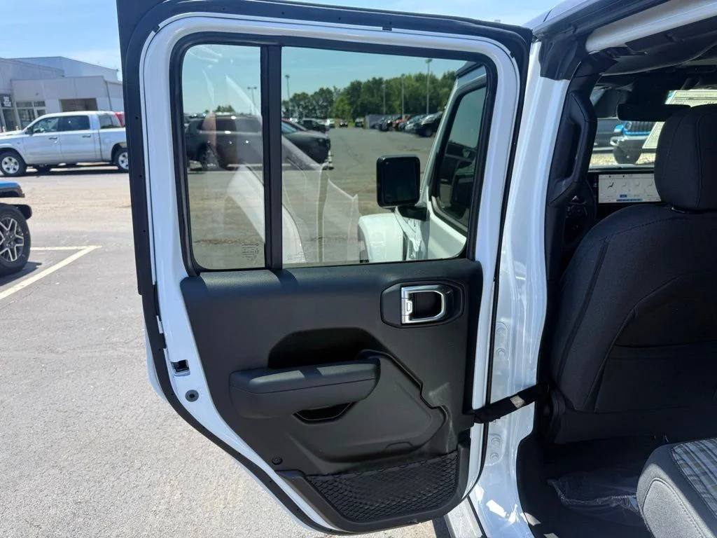New 2026 White Jeep 85th Anniversary Edition image 31