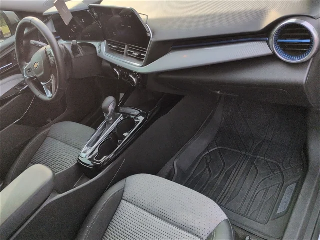 Used 2025 Sterling Gray Metallic Chevrolet LT image 28