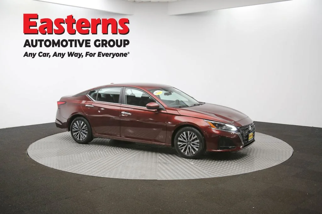 Used 2023 Red Nissan 2.5 SV image 45