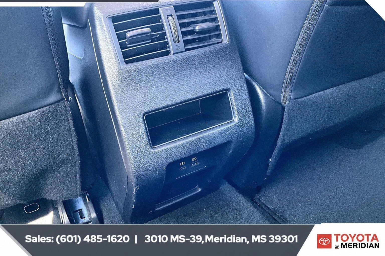 Used 2024 Black Diamond Mitsubishi SE image 25