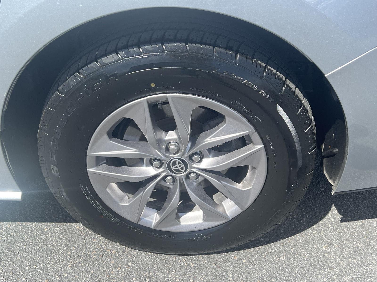 2021 Toyota Sienna LE - Photo 13