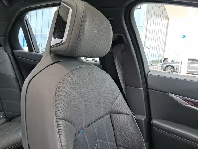 Used 2023 Black BMW 740i image 19