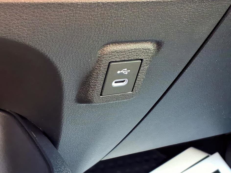 Used 2026 Ice Cap Toyota SE image 18