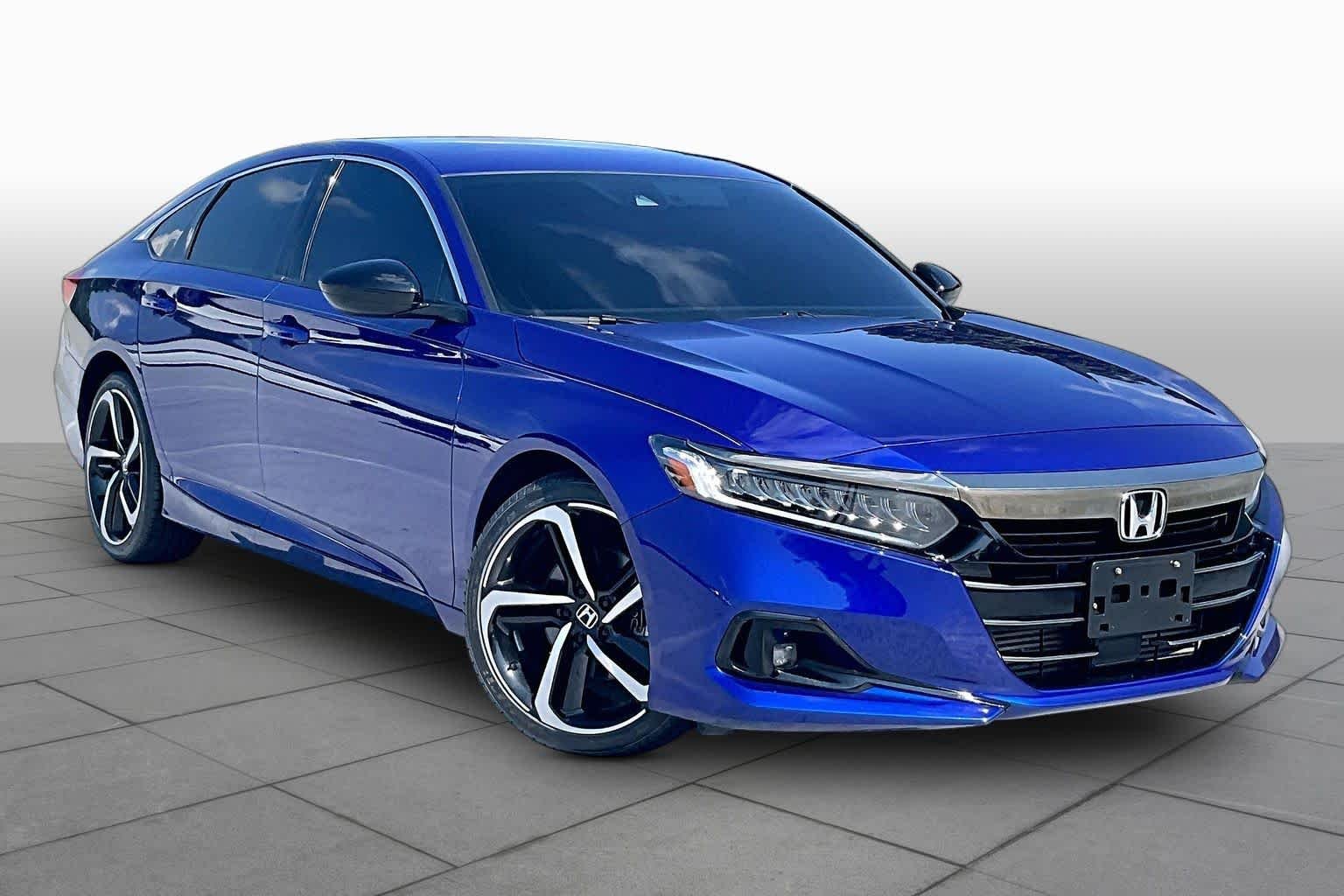 Used 2022 Still Night Pearl Honda Sport image 3