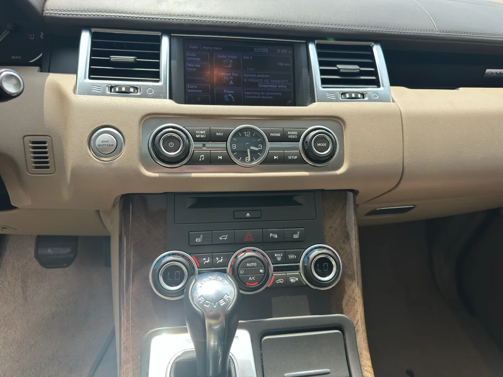 Used 2013 Fuji White Land Rover HSE LUX image 21