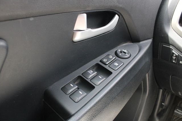 Used 2014 Silver Kia LX image 5