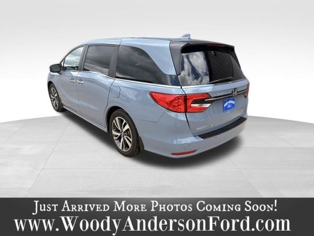 Used 2024 Sonic Gray Pearl Honda Touring image 4