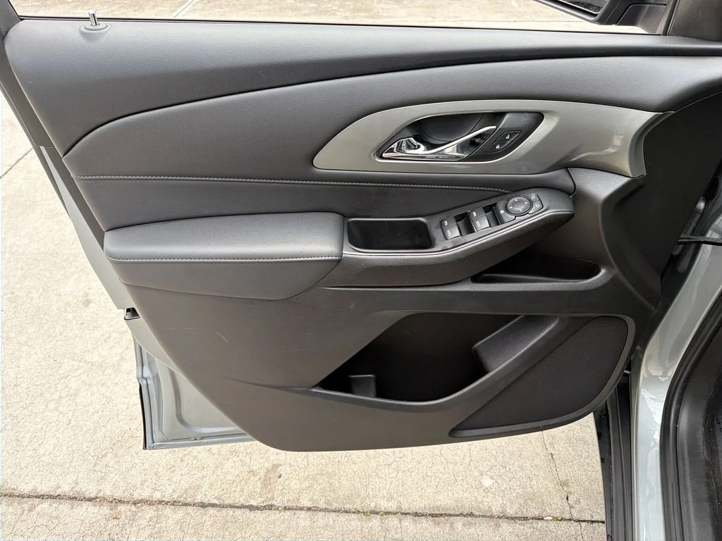 Used 2023 Gray Chevrolet LT image 16