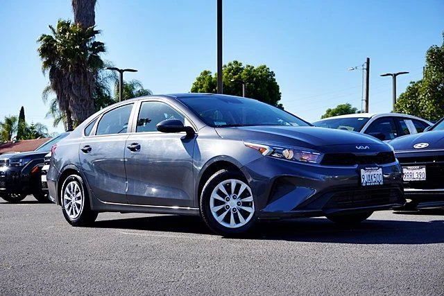 2023 Kia Forte LX AT's photo