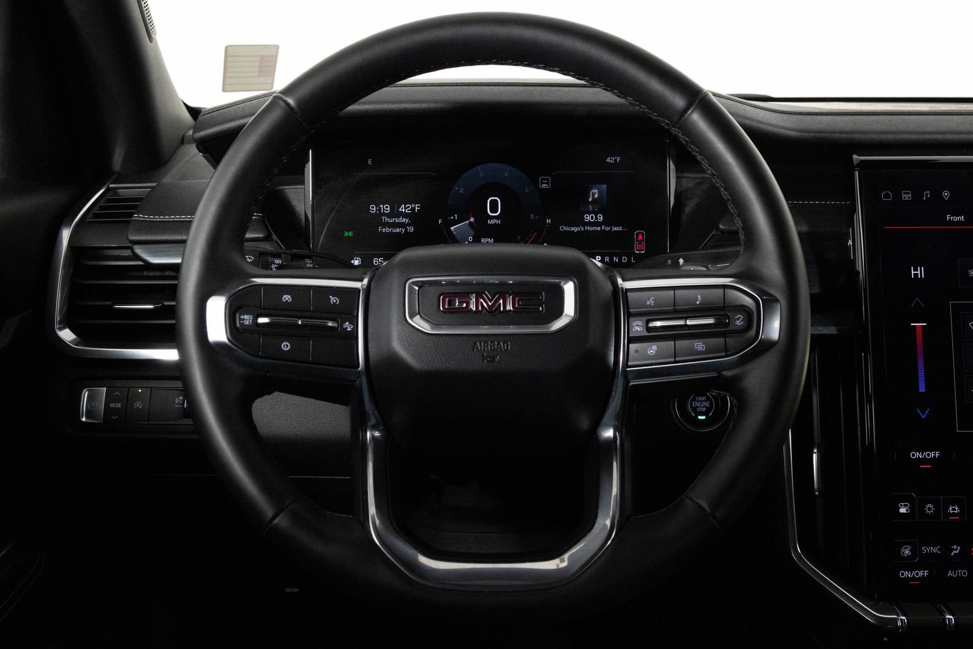 2025 GMC ACADIA - Image 26