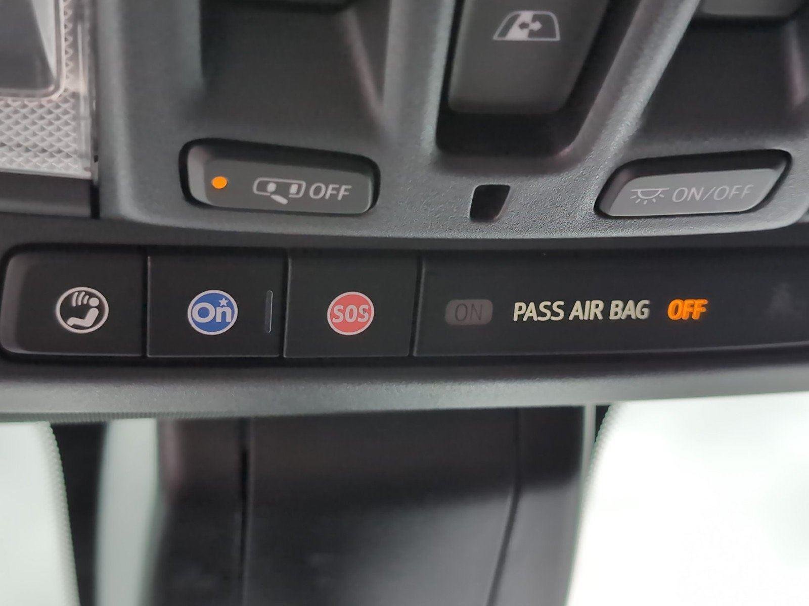 Used 2022 Northsky Blue Metallic Chevrolet High Country image 21