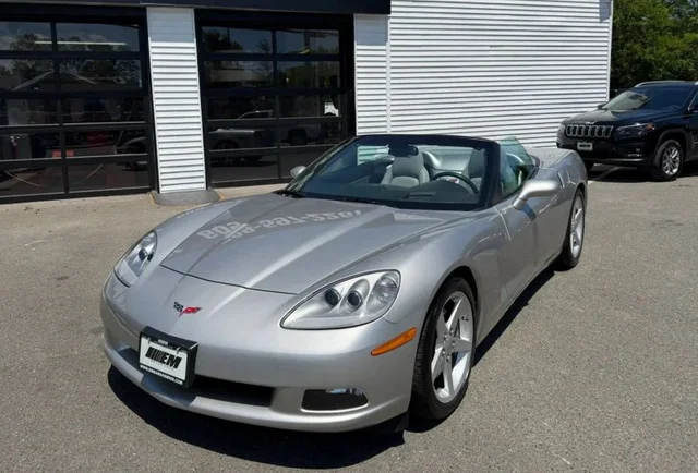 2005 Chevrolet Corvette Convertible 2D