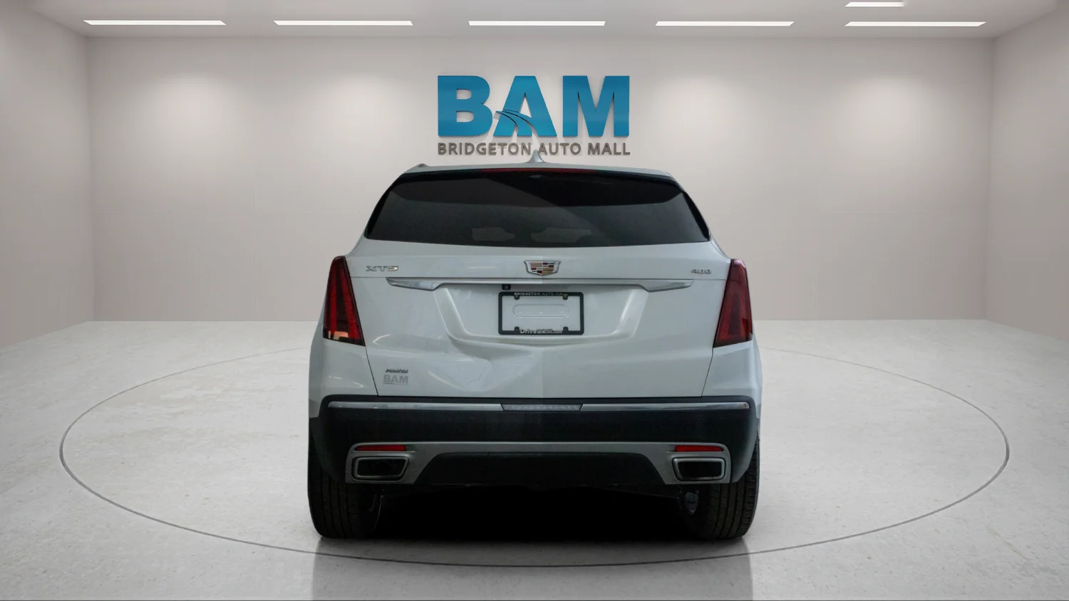 Used 2025 White Cadillac Premium Luxury image 6