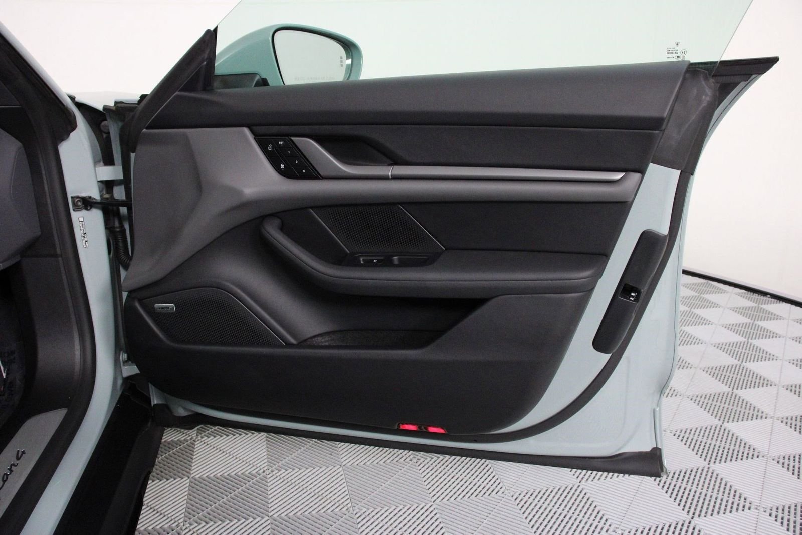 Certified Used 2025 Shade Green Metallic Porsche 4 image 23