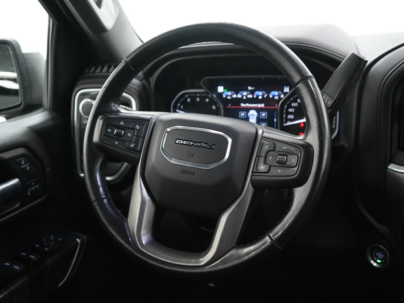 Used 2019 Black GMC Denali image 17