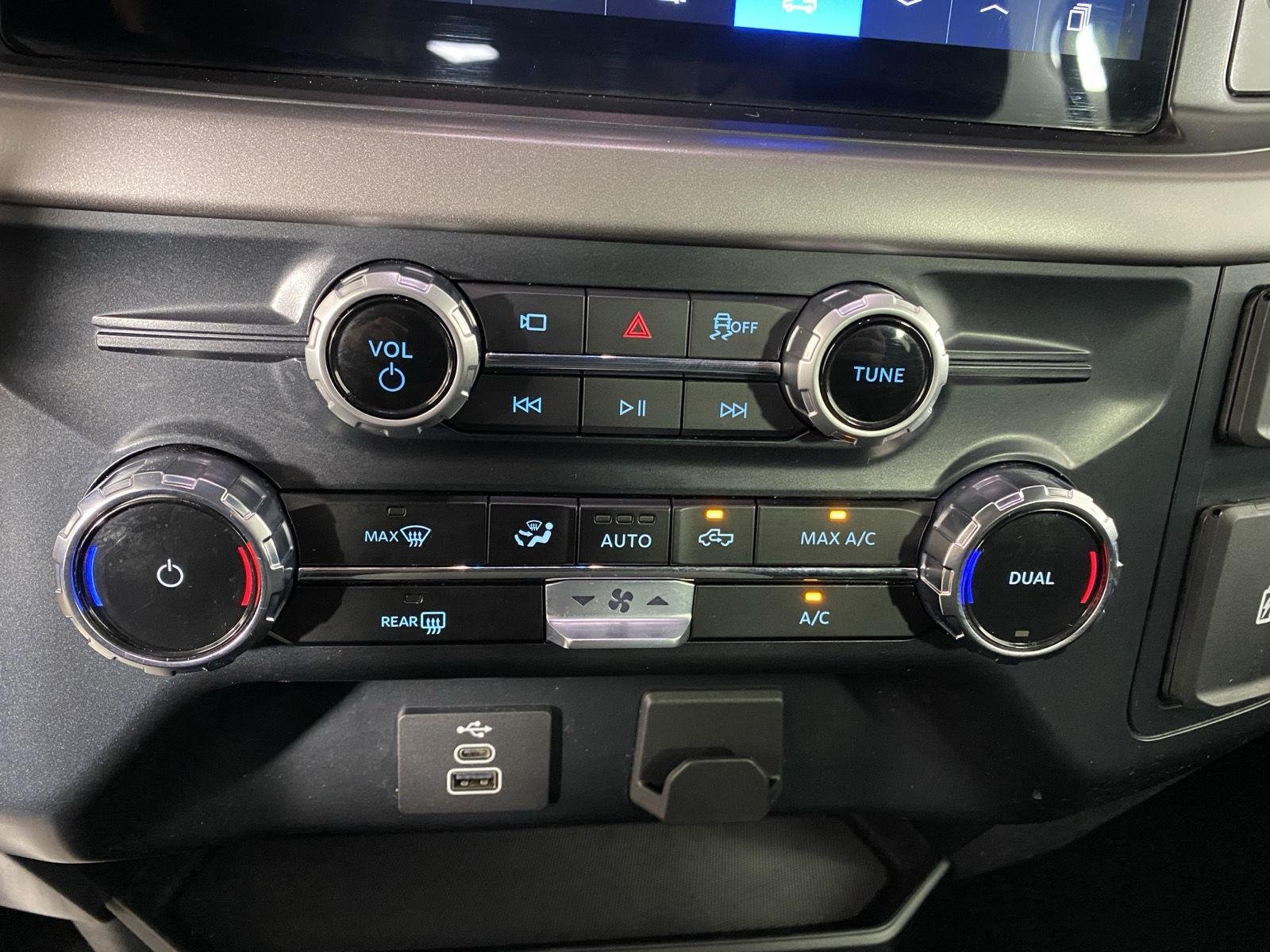 Used 2025 Iconic Silver Ford XLT image 19