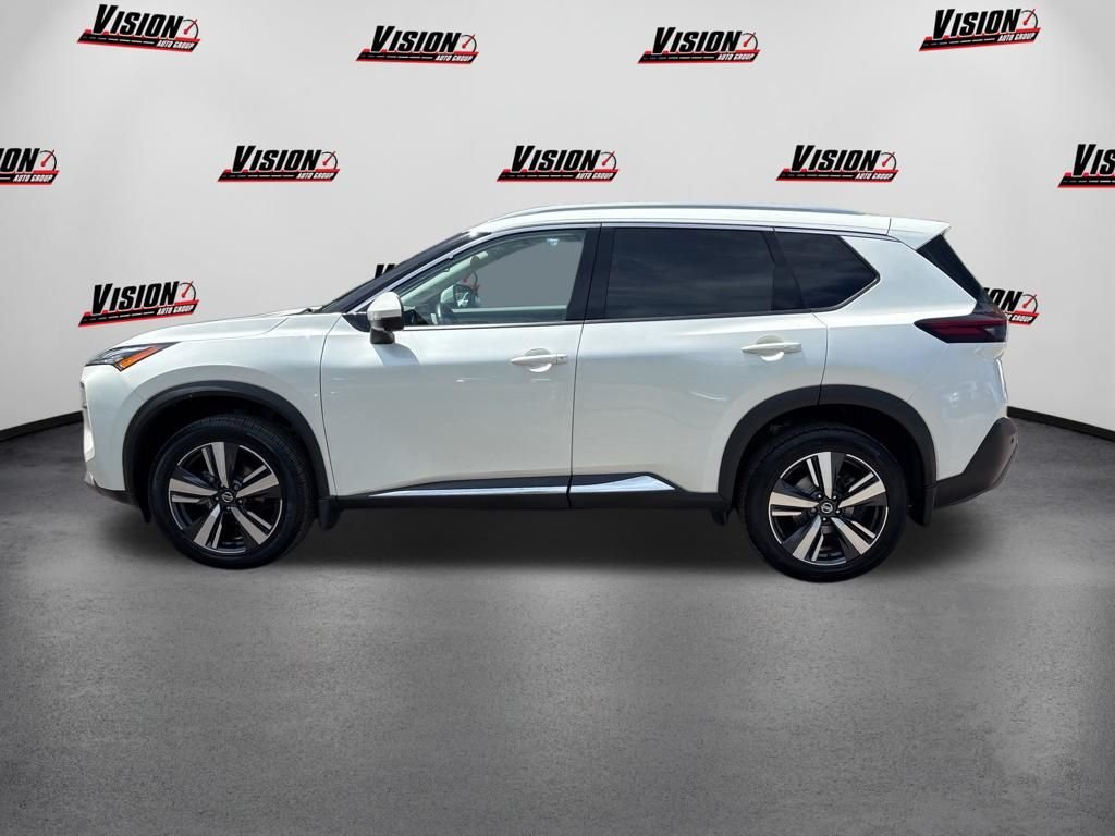 Used 2021 White Nissan SL image 2