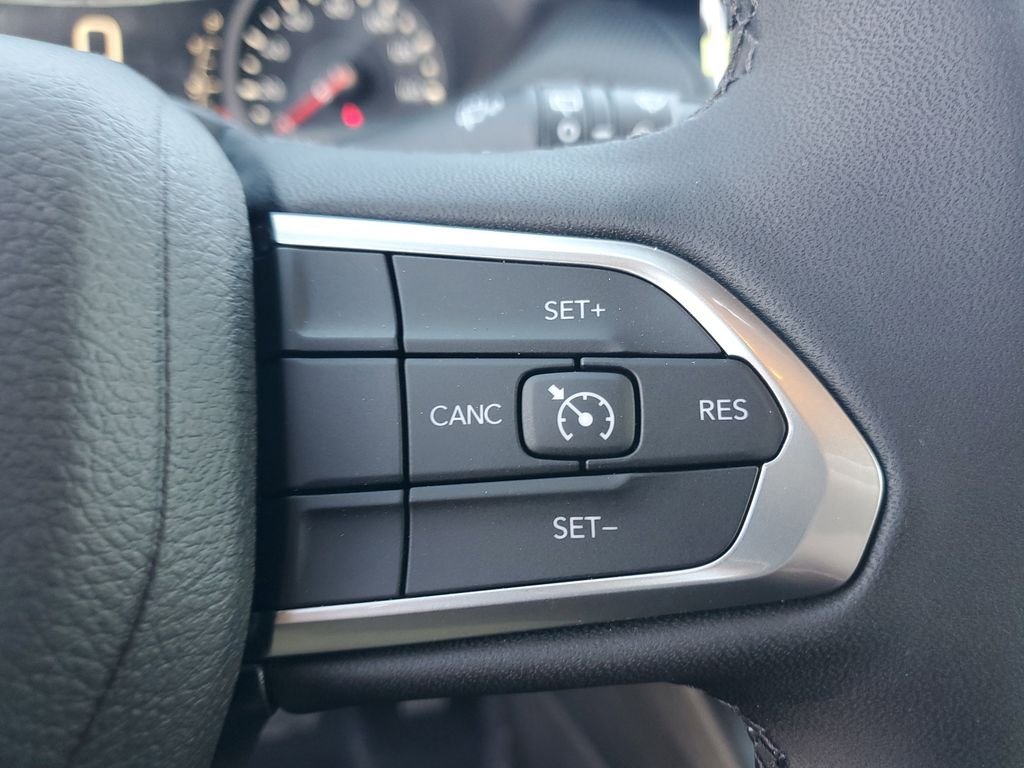 New 2026 Hydro Blue Pearlcoat Jeep Latitude image 19