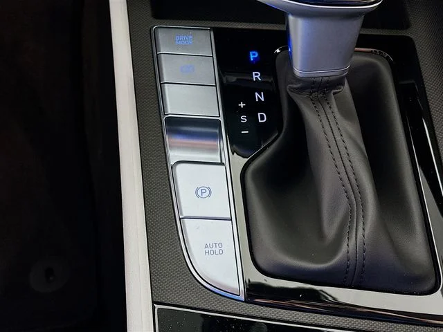 New 2026 Hyundai ELANTRA Limited