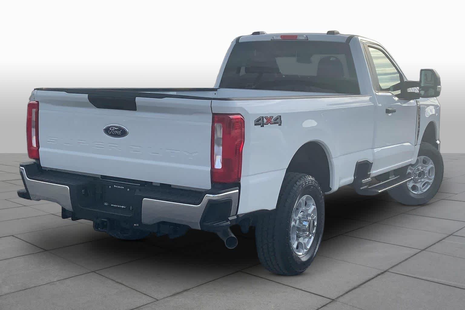 Certified Used 2025 Oxford White Ford XLT image 12