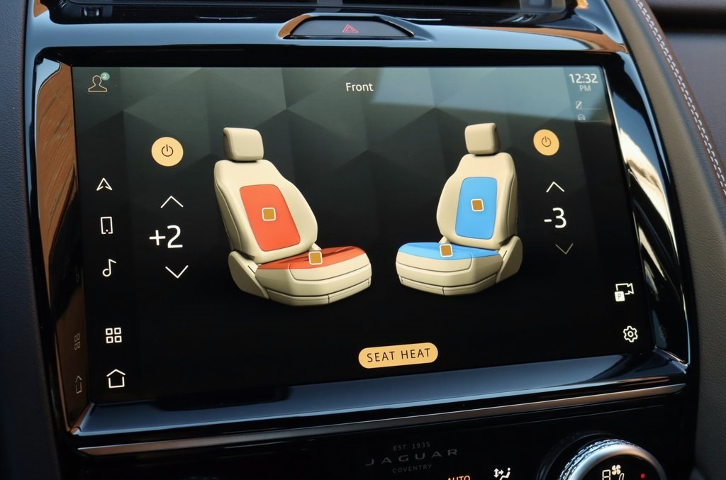 2024 JAGUAR E-PACE - Image 24