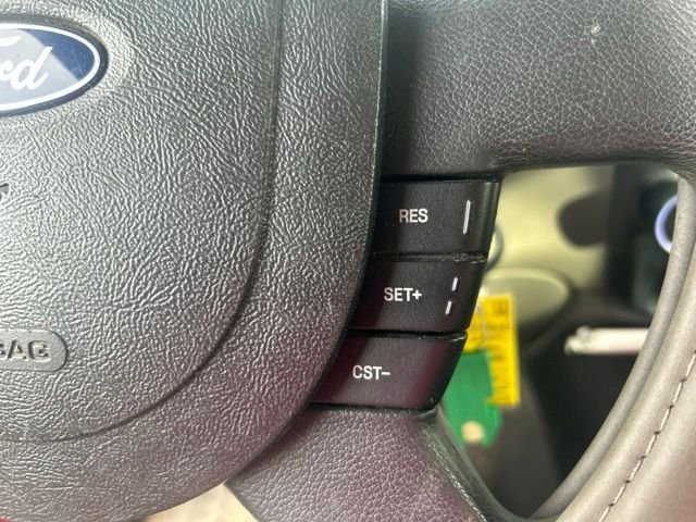 Used 2004 Red Ford  image 11