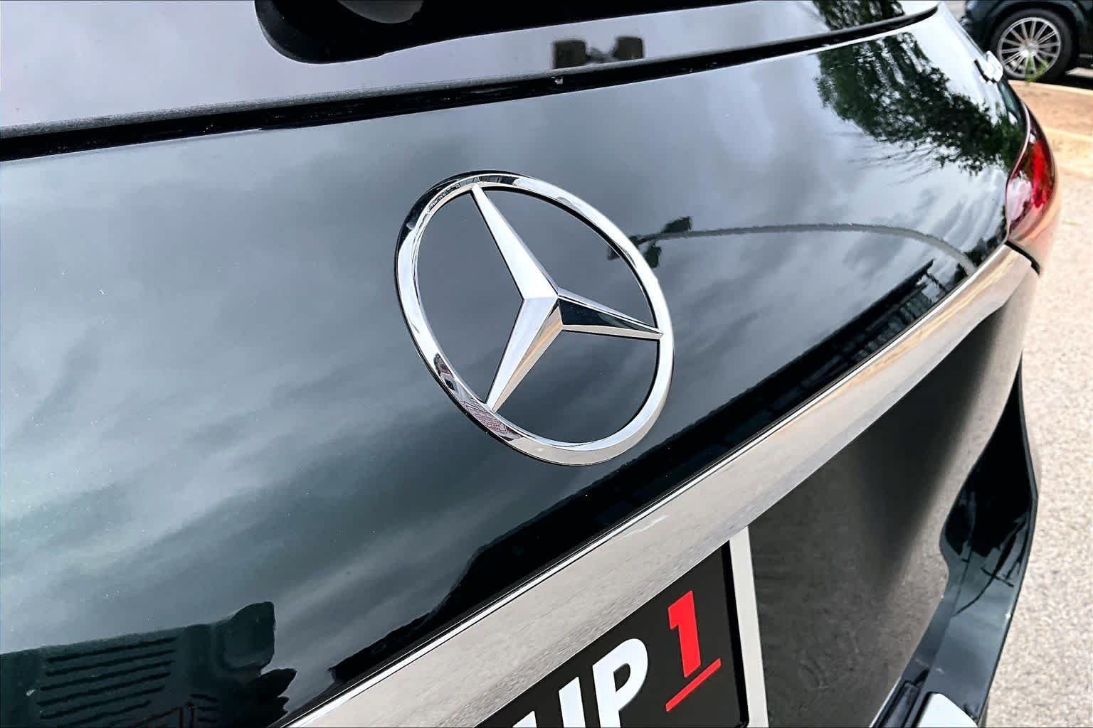 Certified Used 2025 Emerald Green Metallic Mercedes-Benz GLE 350 image 10