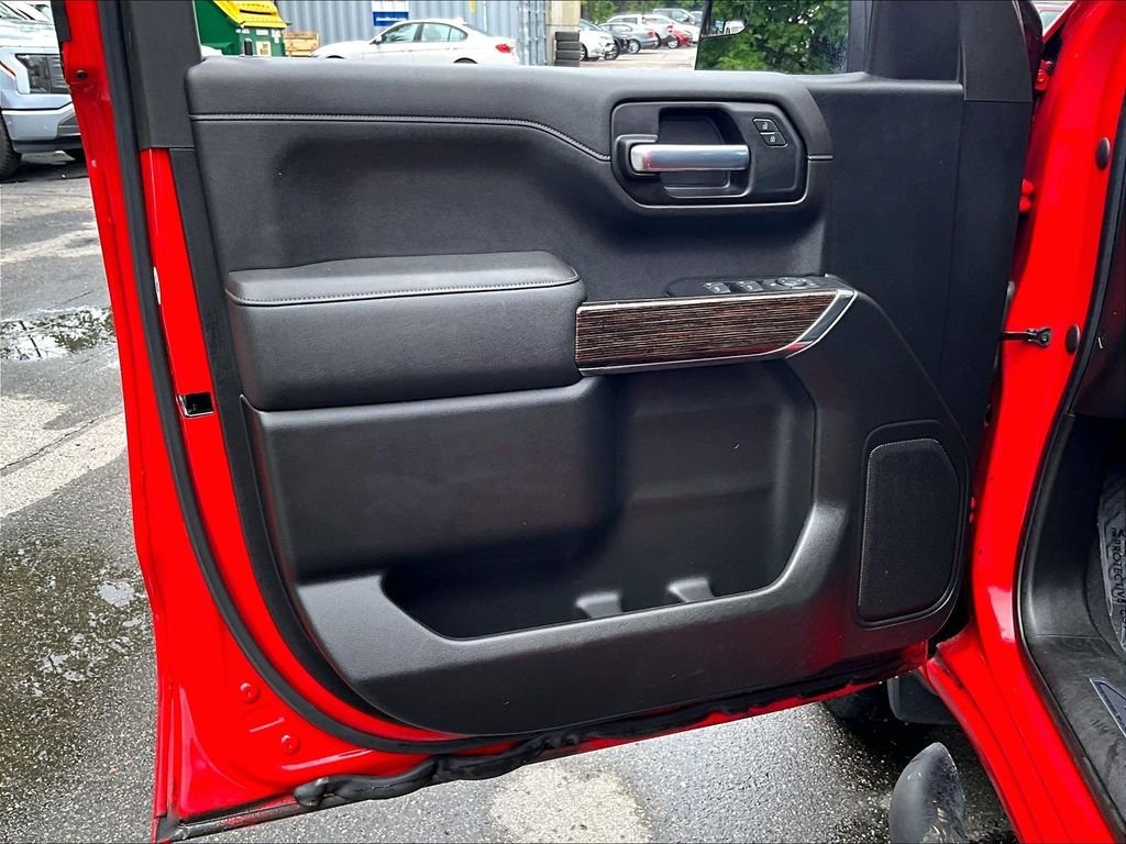 Used 2022 Cardinal Red GMC SLE image 9