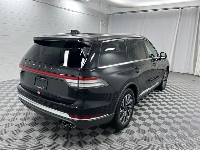 Used 2025 Infinite Black Metallic Lincoln Premiere image 5