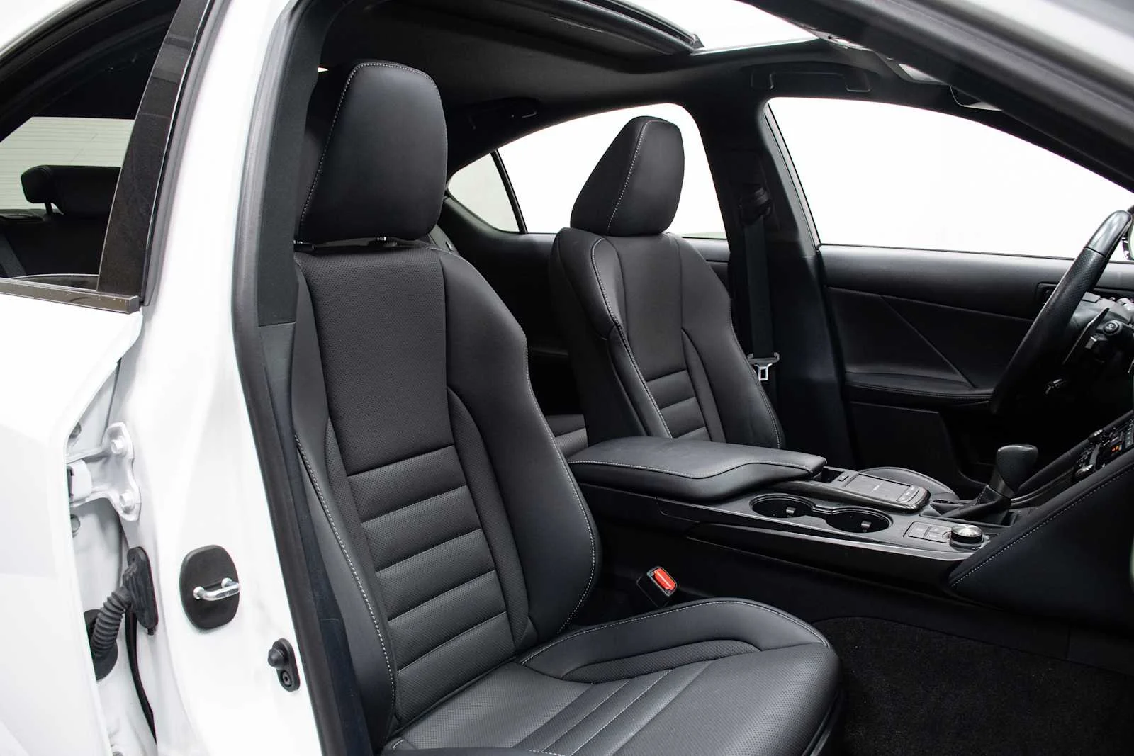 Used 2024 Ultra White Lexus F SPORT image 19