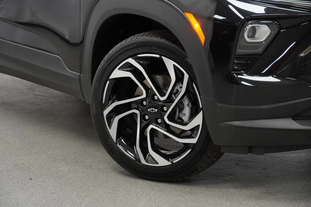 New 2026 Mosaic Black Metallic Chevrolet RS image 7