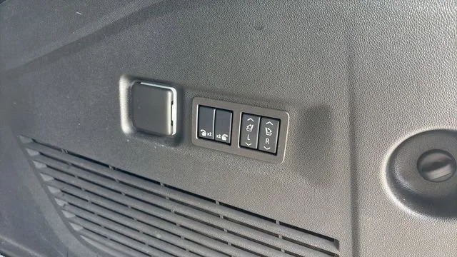 Used 2024 Summit White Chevrolet RST image 34