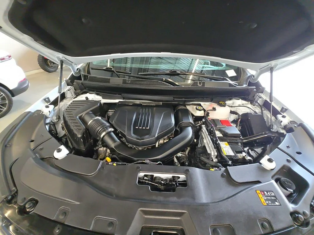 Used 2026 Polar White Tricoat Chevrolet Z71 image 24