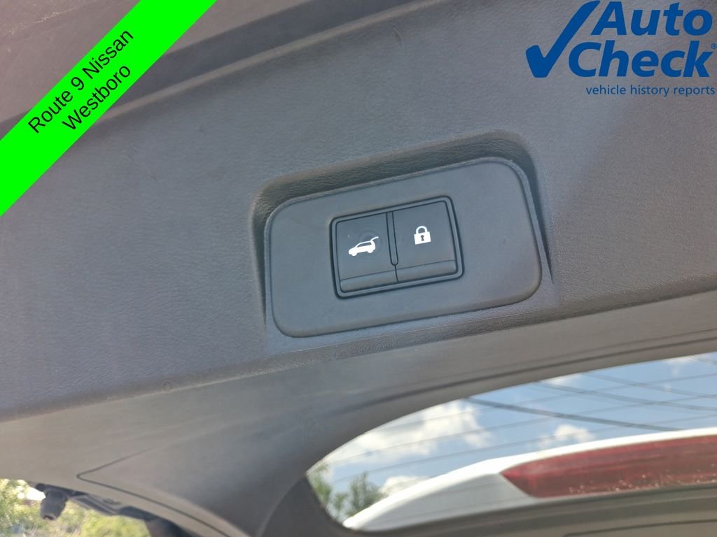 Used 2024 White Nissan SL image 9